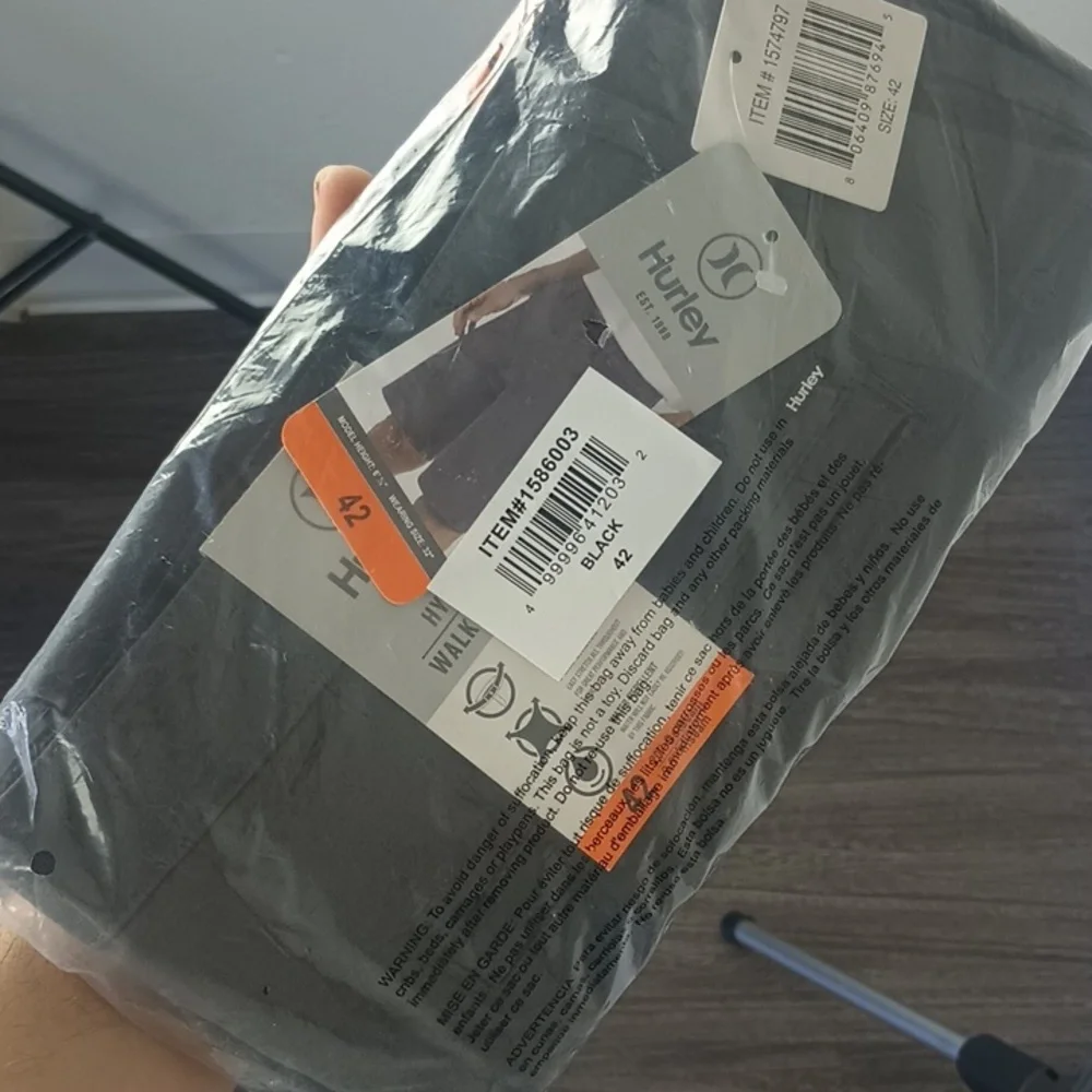 Hurley Hybrid Mens Walk shorts Black Size 42 NWT Sealed in Factory Plastic - Picture 7 of 9